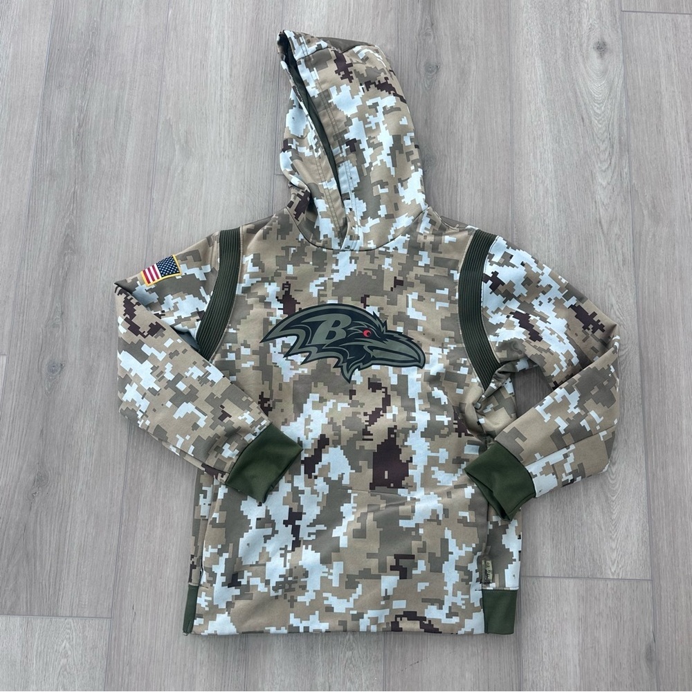 Baltimore Ravens Nike Salute to Service logo on field hoodie youth XL green camo